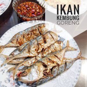 Resep Ikan Kembung Goreng Air Fryer 1 Ikan Kembung Goreng di Atas Piring